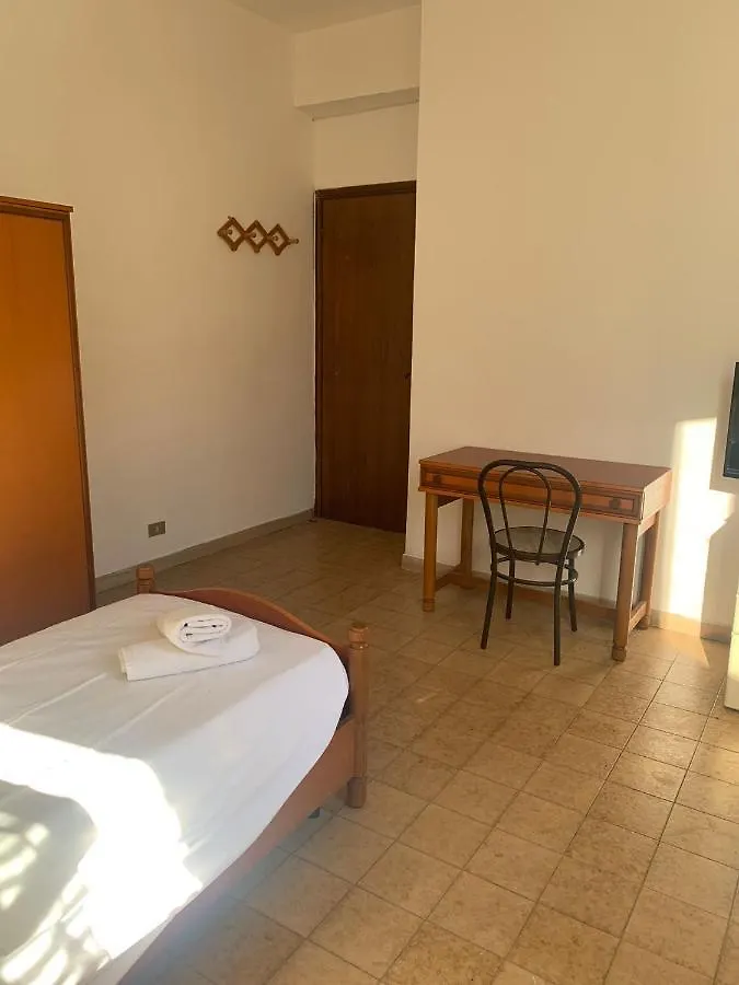 Castel Di Leva House Hotel Rome 0*,