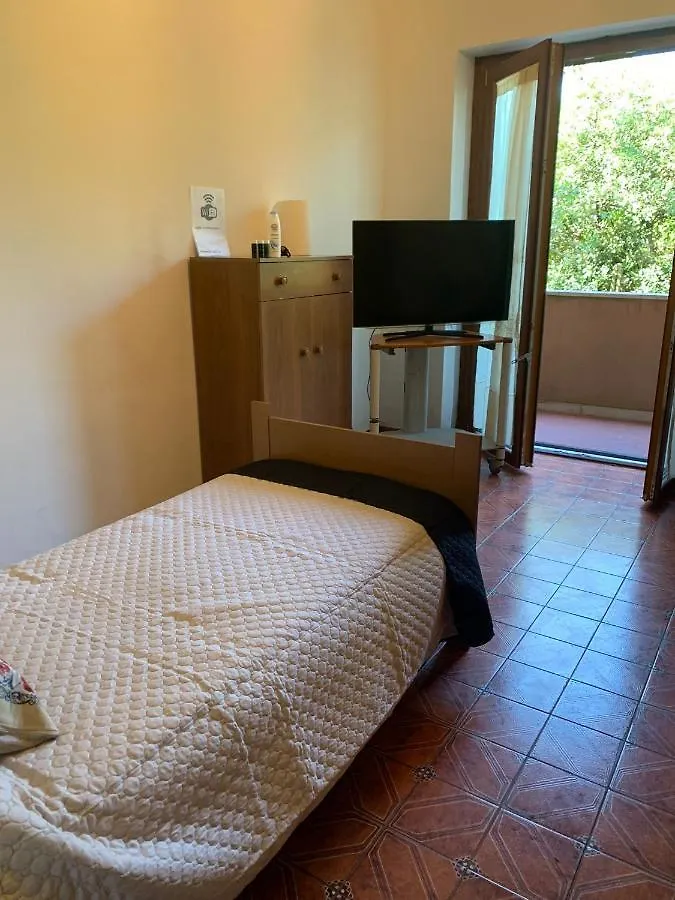 Guest house Castel Di Leva House Hotel Rome